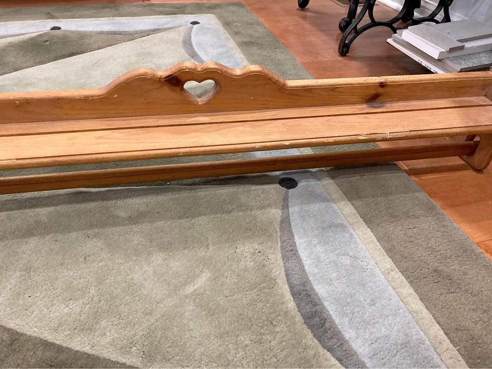Rack for hanging quilts or tapestry
