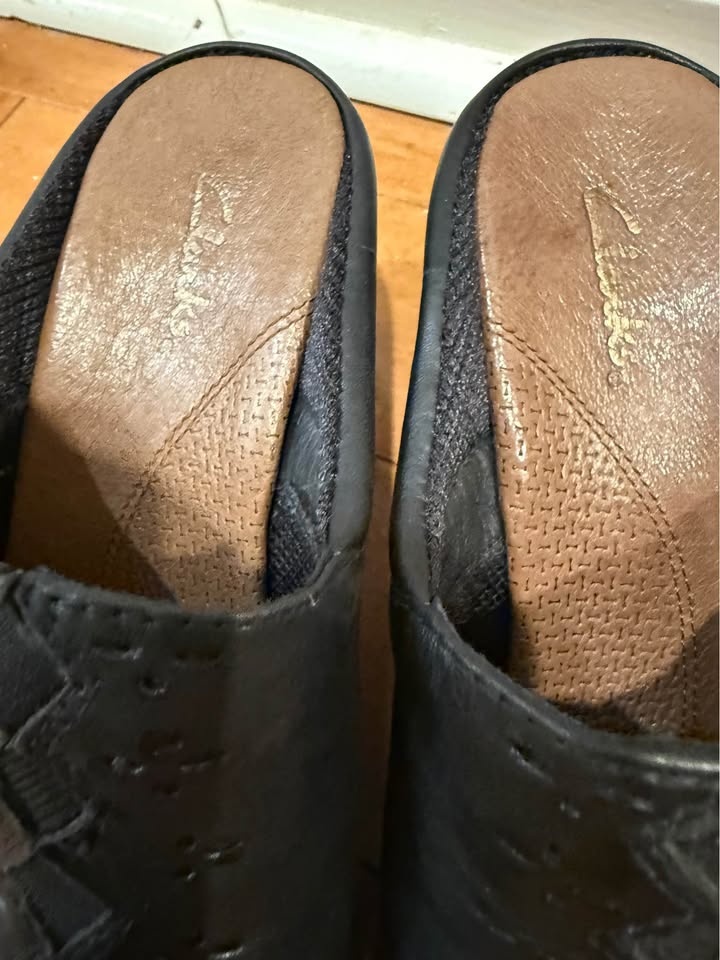 Clark’s Everlay Kara Black Leather Shoes Size 6 - photo 3