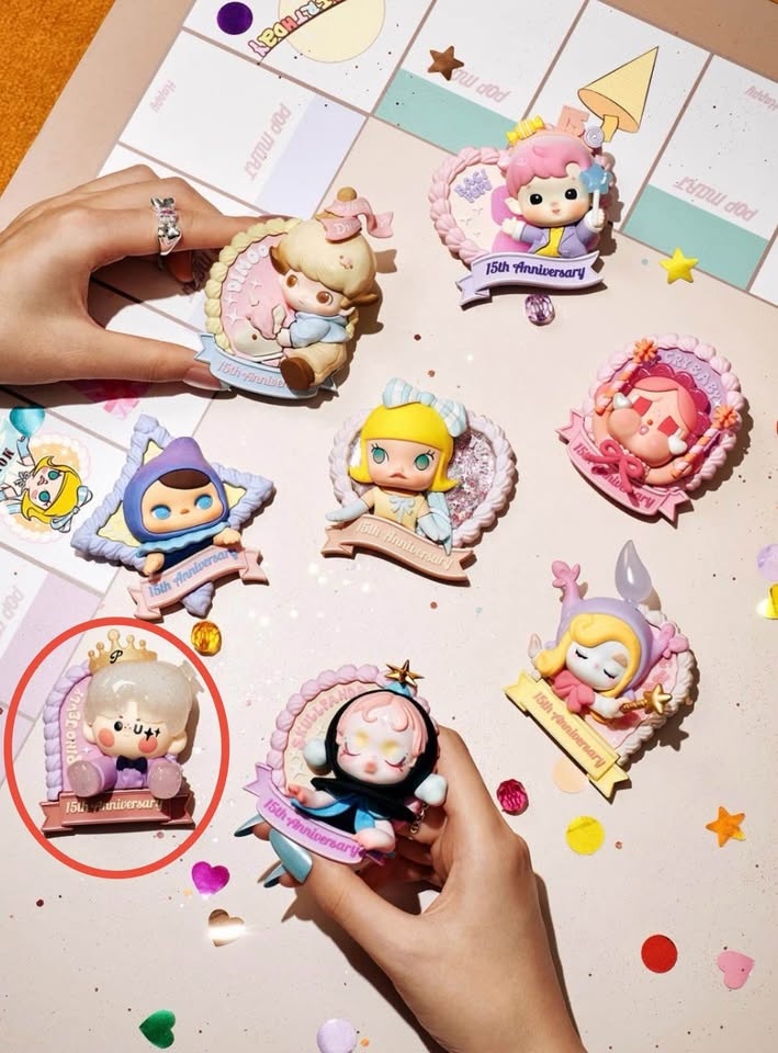 Pop Mart 15th Anniversary Fridge Magnet - photo 3