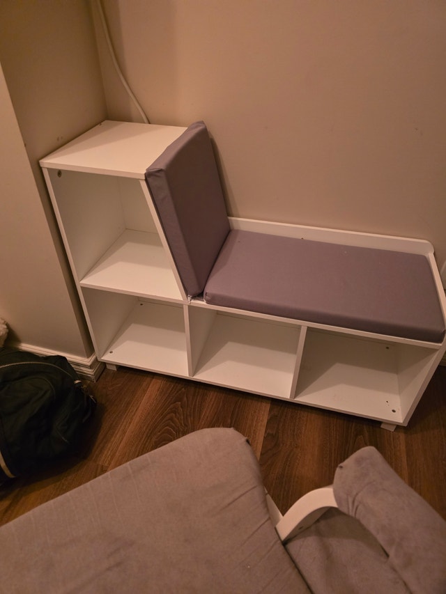 Kids book shelf / bench