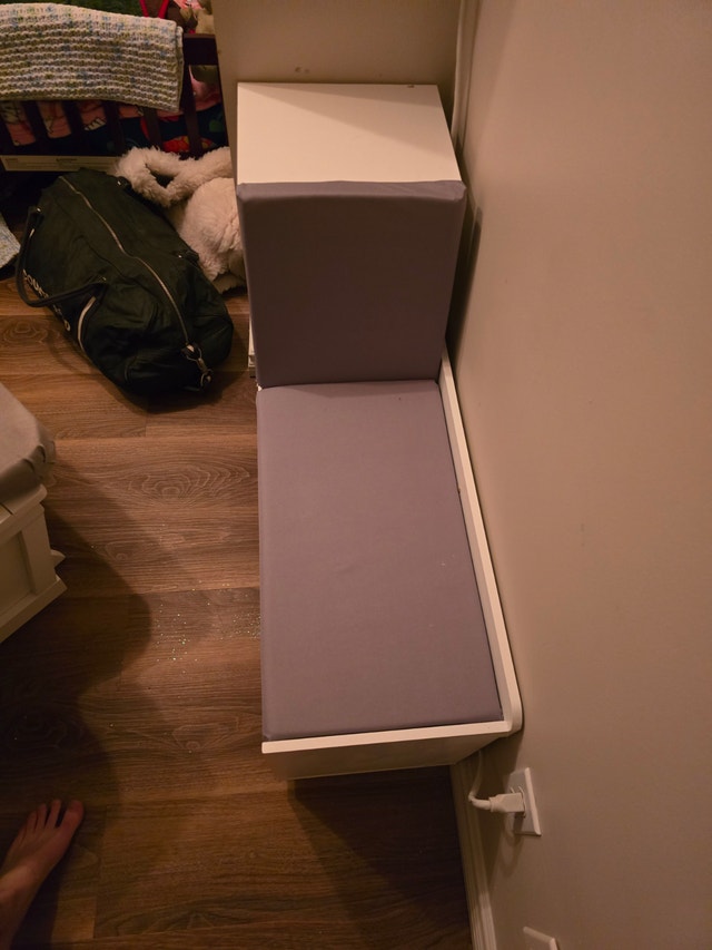 Kids book shelf / bench - photo 2