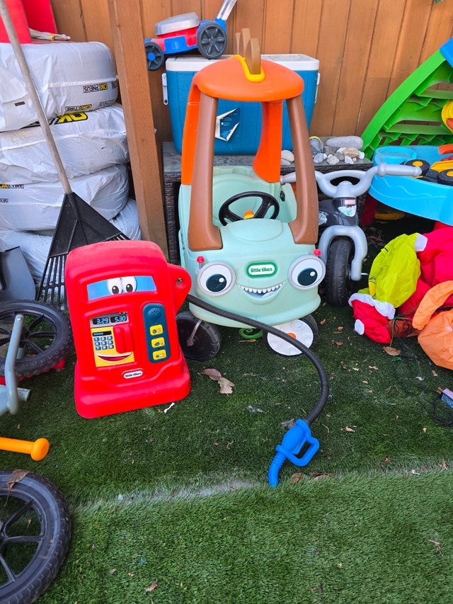 Little Tikes Jurassic Park Car + Gas Pump - photo 3