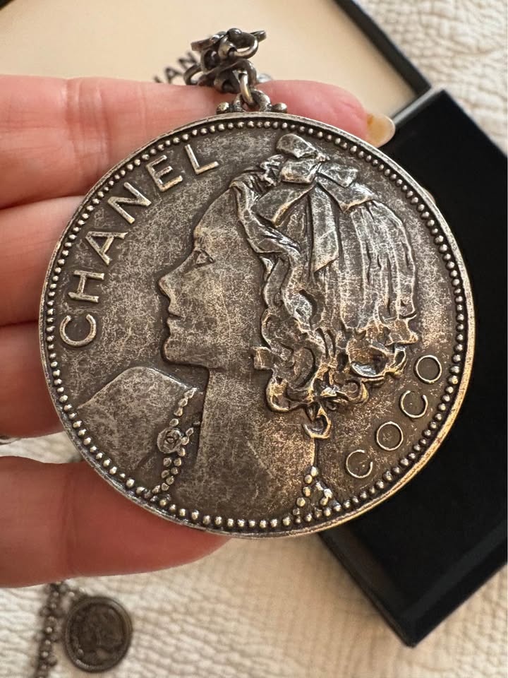 Chanel Vintage Belt Chain Necklace Coin Coco Mark - photo 2