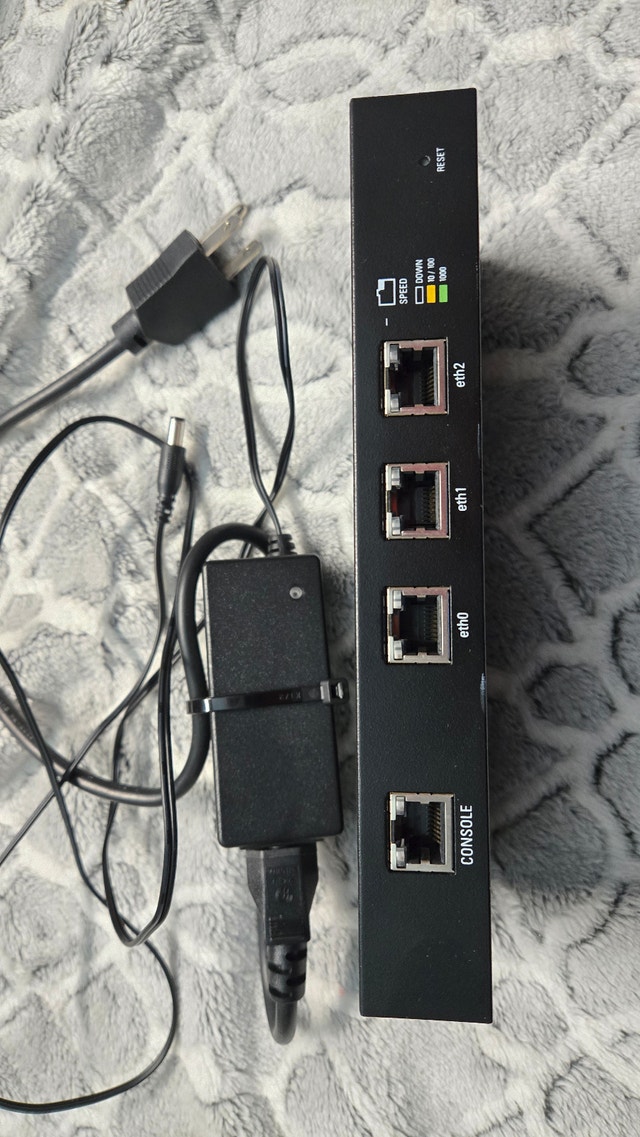 Edge Router Lite pulled working - photo 2