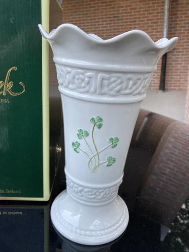 Belleek Vintage Irish Tara Shamrock Vase 10" BNIB - photo 2