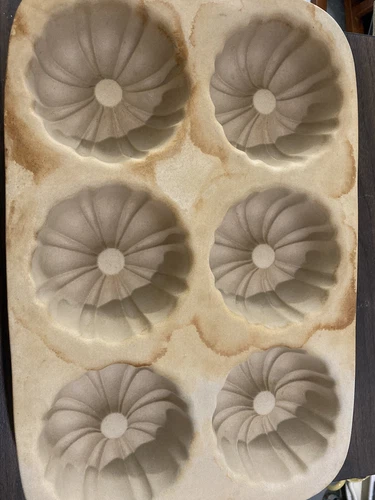 Pampered Chef Family Heritage 6 Mini Bundt Pan - photo 3