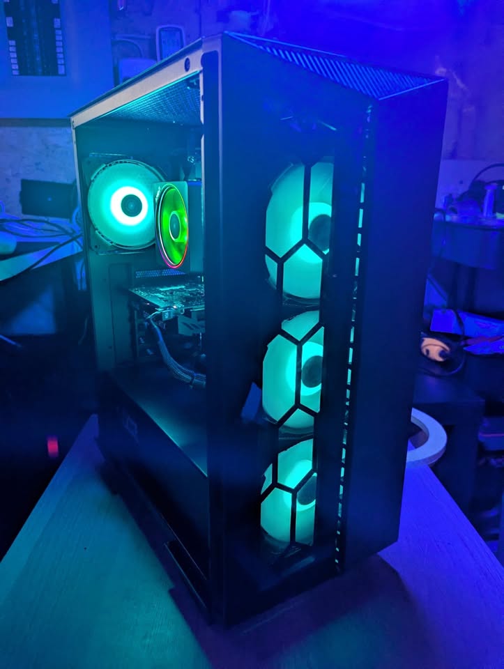 Gaming PC | Ryzen 7 3700X + 16GB DDR4 + RTX 2060 + 1TB SSD