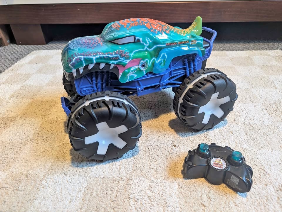 Hot Wheels Monster Truck (large) with Remote Control