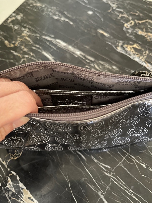 MICHAEL KORS Monogram Silver Clutch Cosmetic Bag Pouch - photo 4