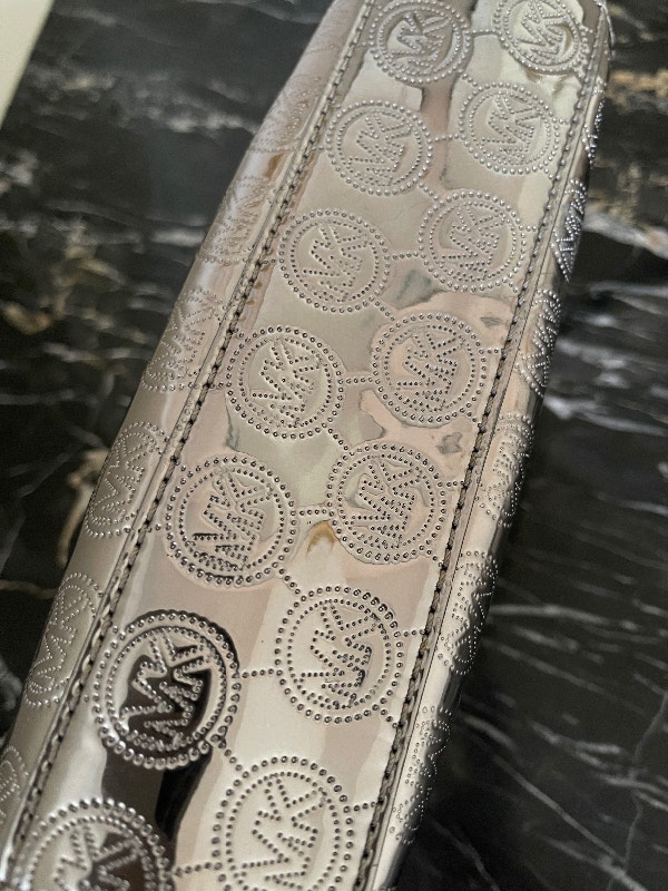 MICHAEL KORS Monogram Silver Clutch Cosmetic Bag Pouch - photo 5