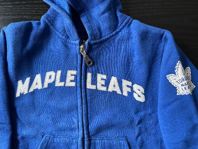 Unisex ROOTS Maple Leaf Hoodie Size 3T-4T Pre-loved