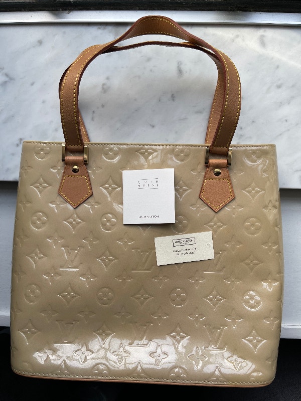 LOUIS VUITTON Monogram Vernis Houston Bag Cream Patent Leather
