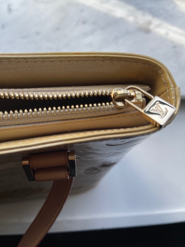 LOUIS VUITTON Monogram Vernis Houston Bag Cream Patent Leather - photo 5