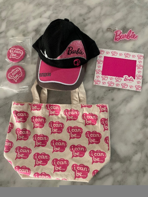 BARBIE Baseball Hat, Canvas Bag, Photo Frame, Buttons Lot - photo 2