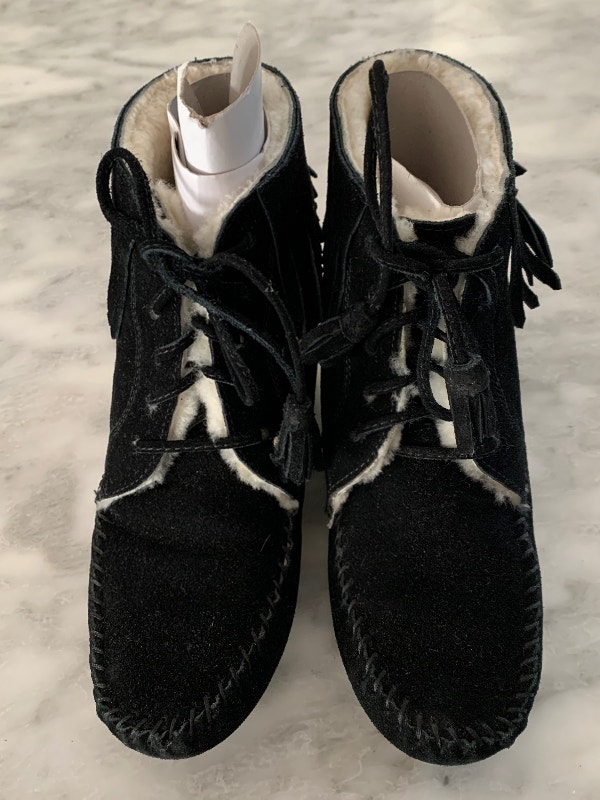 JCrew MINNETONKA Women’s Lace-up Moccasin Booties Size 6 US - photo 3