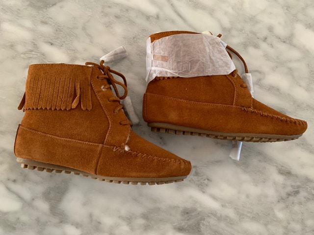 JCrew MINNETONKA Women's Lace-up Moccasin Booties Size 6 - photo 2