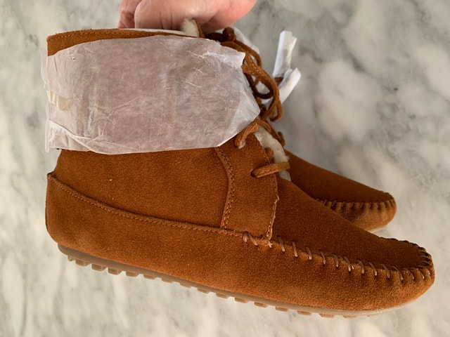 JCrew MINNETONKA Women's Lace-up Moccasin Booties Size 6 - photo 5