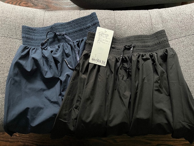 Two New LULULEMON The Everyday Skirt Black and Navy Size 4 - photo 2