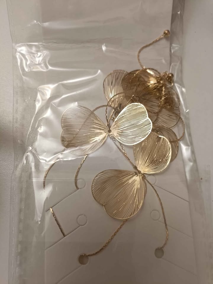 Golden butterfly necklace - photo 2