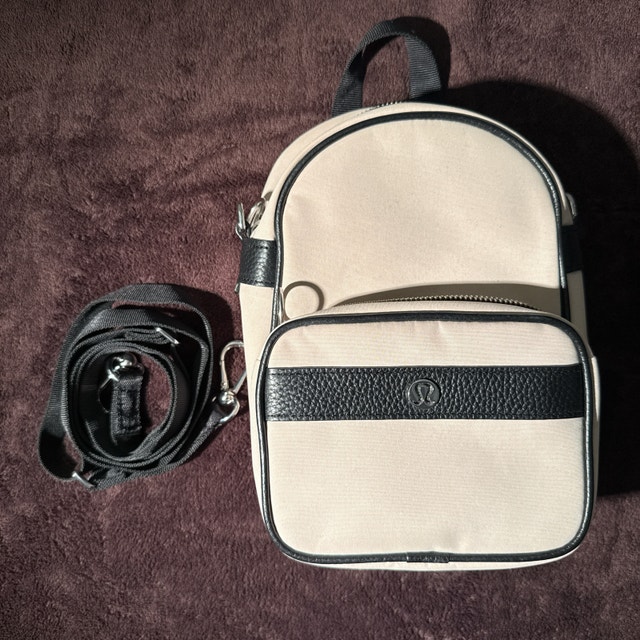 Lululemon Taupe Crossbody Bag - photo 2