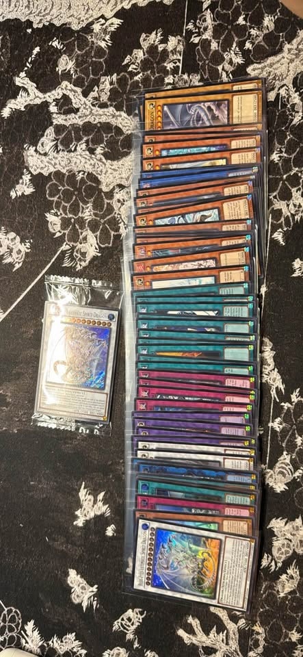 Blue-Eyes Ultimate Spirit Dragon FULL Battle Deck - photo 2