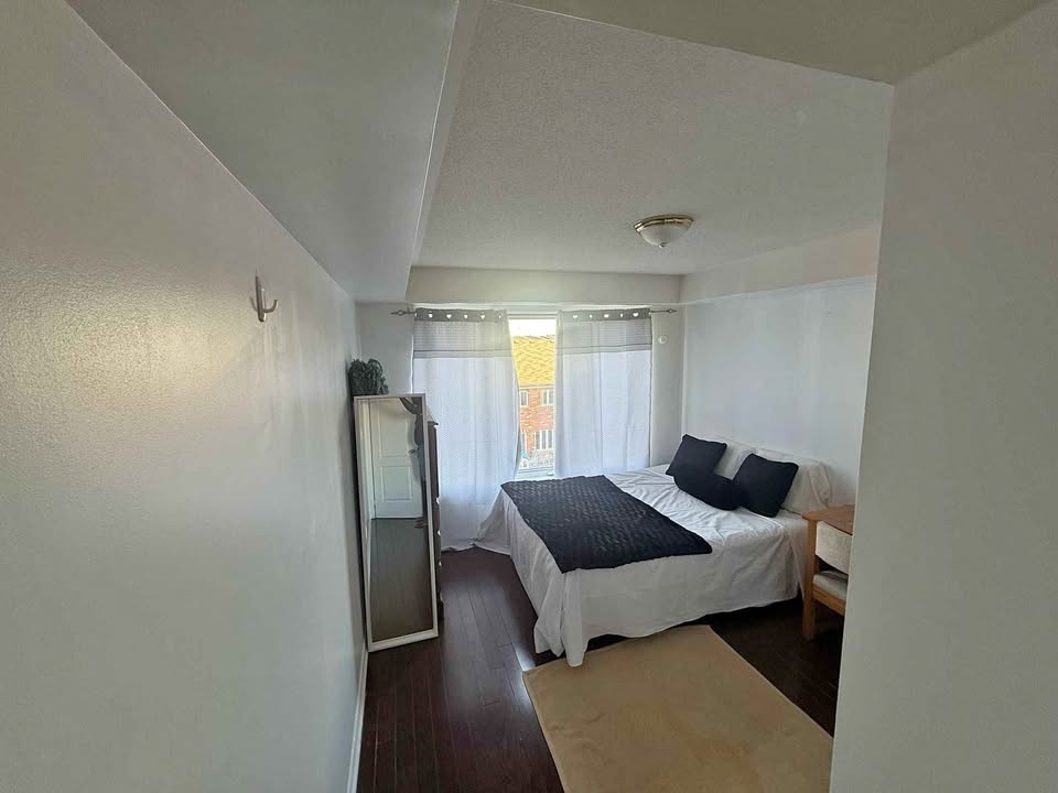 Master Bedroom for Rent - Warden & St. Clair