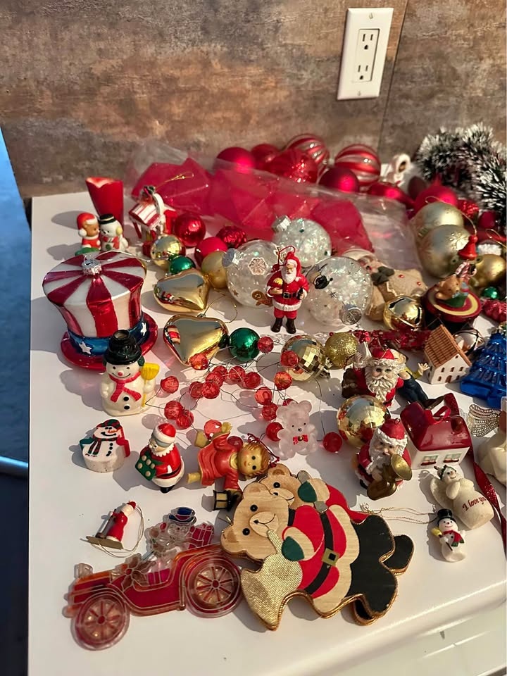 Christmas decorations lot