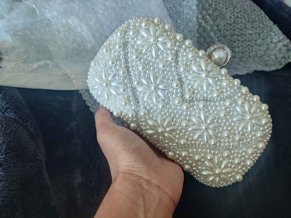 Brand new elegant pearl embellished women party bag - photo 4