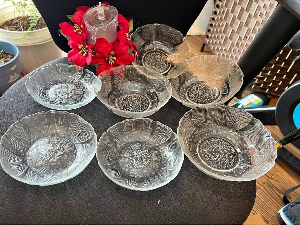 Stylish plates & saucers