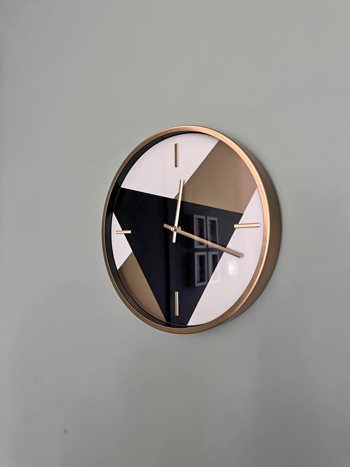 Decorative clock