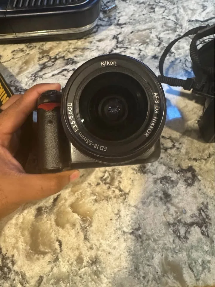 Nikon D5000 + 18-55mm Lens image indicator(2)