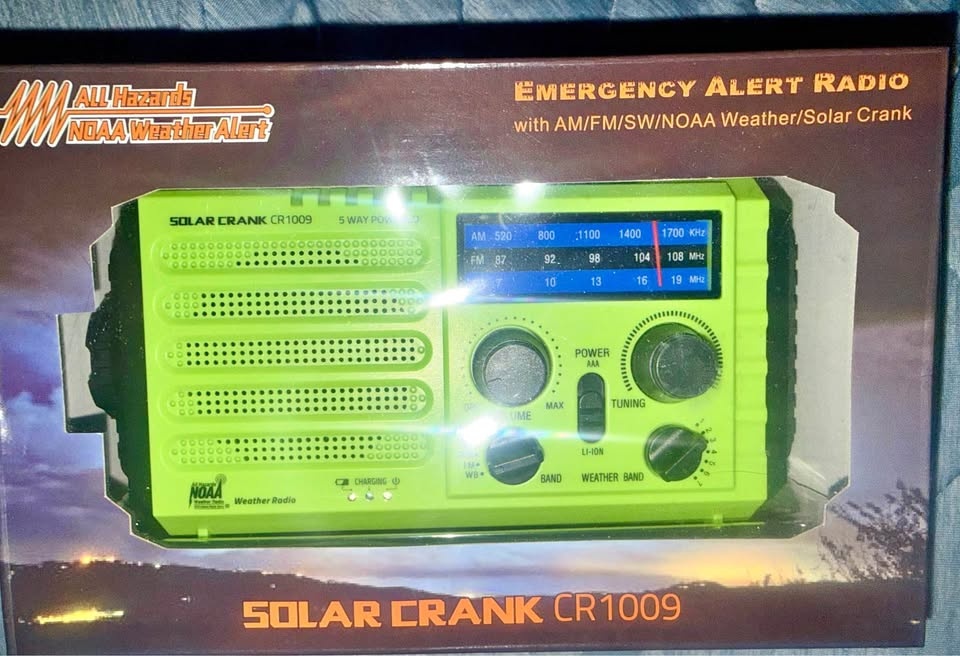 Emergency Solar Crank Weather Radio – Never Used