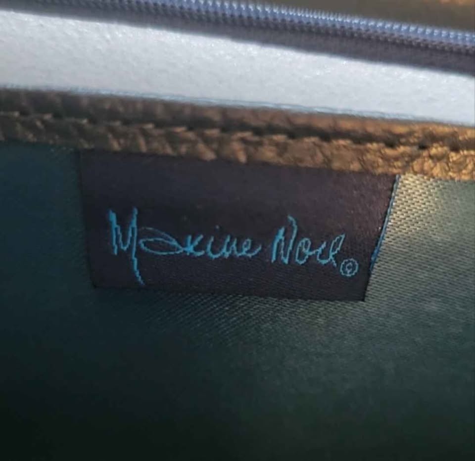 Stunning “Mother Earth” Wallet by Sioux Artist Maxine Noel - photo 3