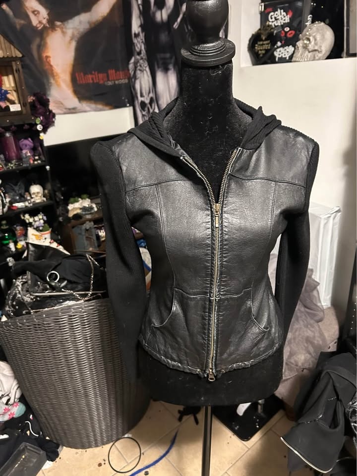 FREE Sweater/faux leather - photo 3