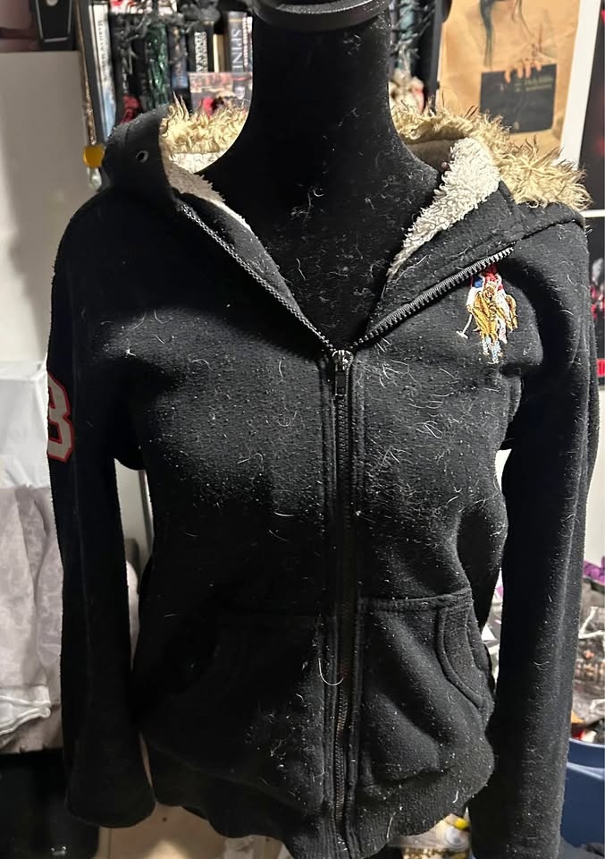 FREE Sweater Medium