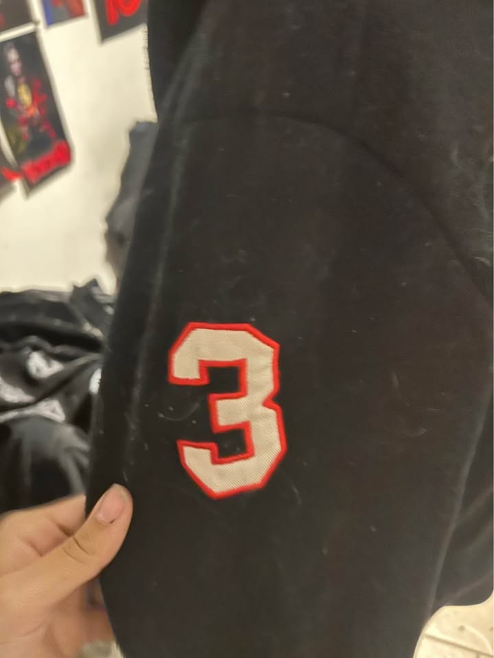 FREE Sweater Medium - photo 3