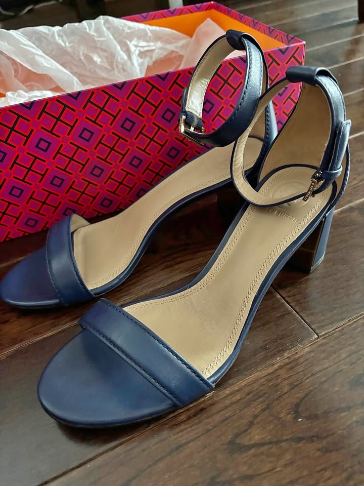 Tory Burch NEW in box Navy Cecile 55mm Sandal (size 6.5)