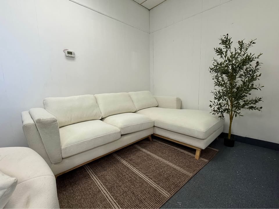 Modern L-Shaped Sectional Sofa – Brand New - photo 2