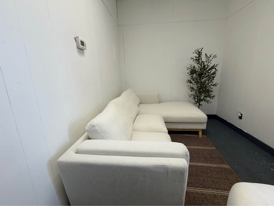 Modern L-Shaped Sectional Sofa – Brand New - photo 3