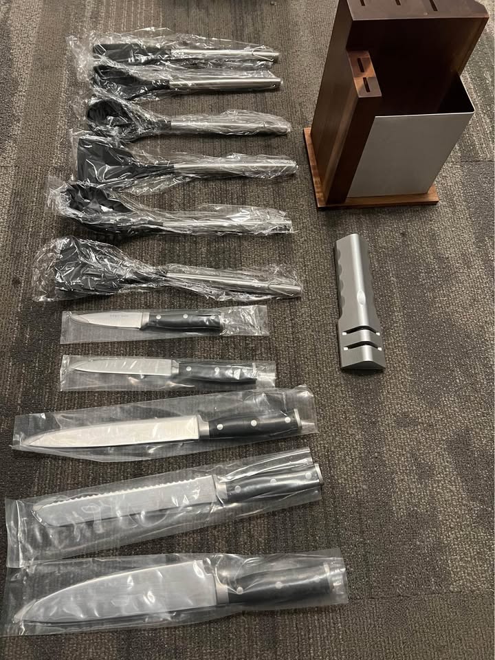 Brand new 13 pieces kitchen utensil set - photo 3