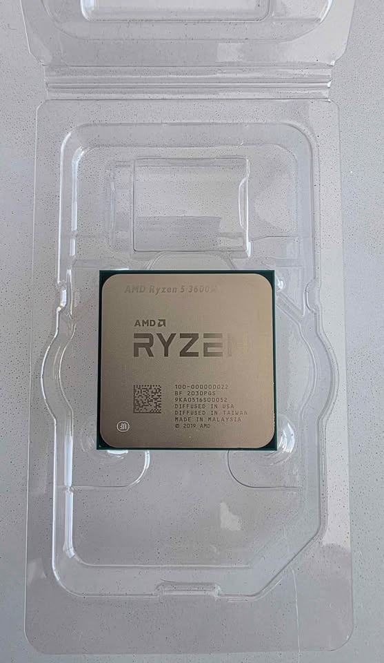 AMD Ryzen 5 3600x Processor + Wraith Spire Cooler (New) - photo 2