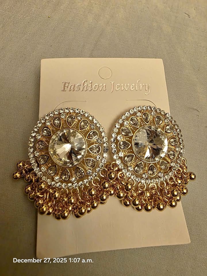 Beautiful studs/earrings