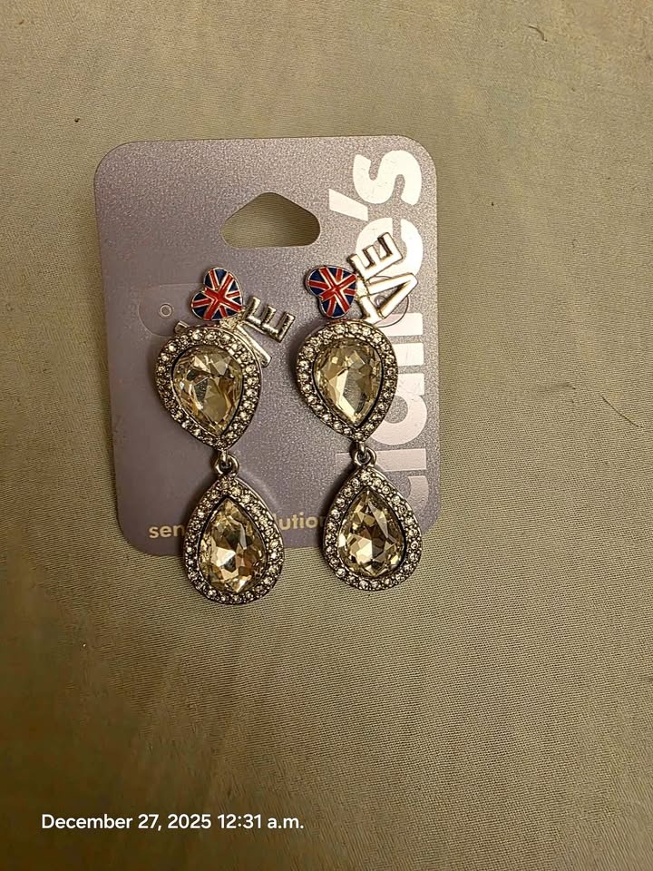 Teardrop earrings and studs
