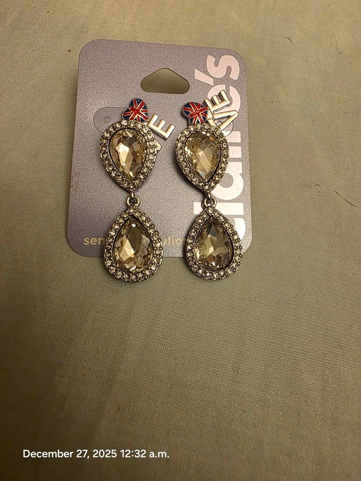 Teardrop earrings and studs - photo 2