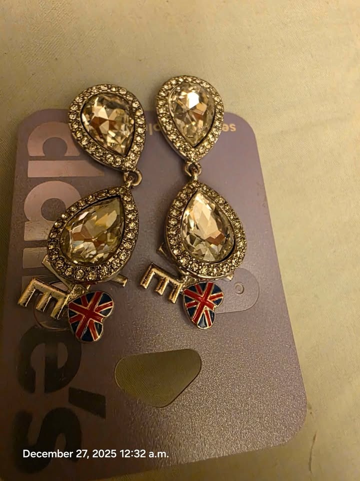 Teardrop earrings and studs - photo 3