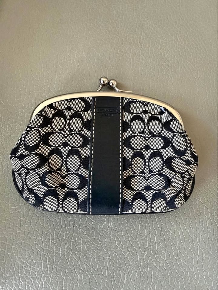 Coach Signature C Kiss Lock Coin Purse Clutch