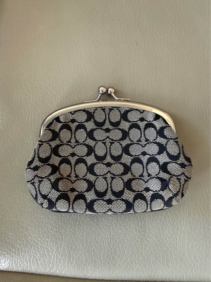 Coach Signature C Kiss Lock Coin Purse Clutch - photo 3