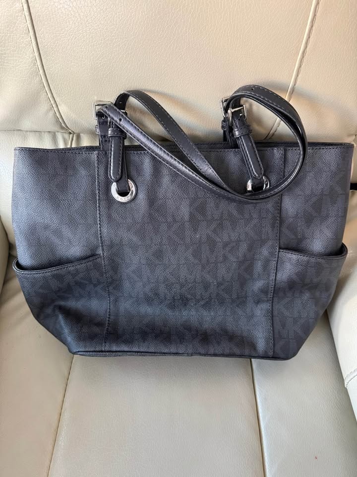 Michael Kors Black MK Monogram Tote Bag - photo 2