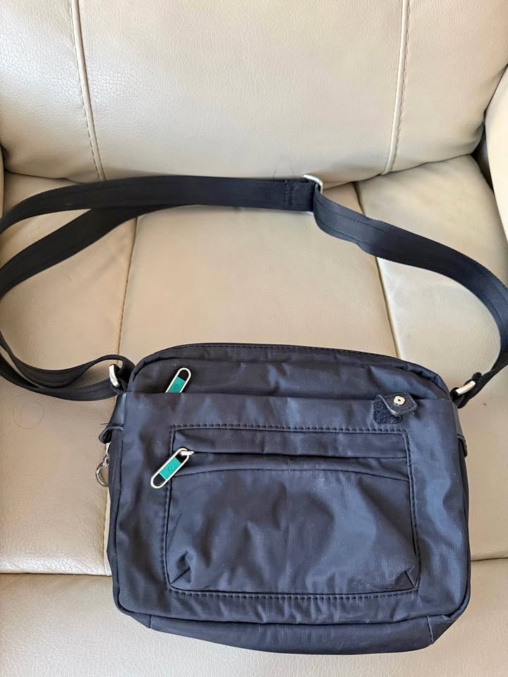 Samsonite Black Crossbody Bag