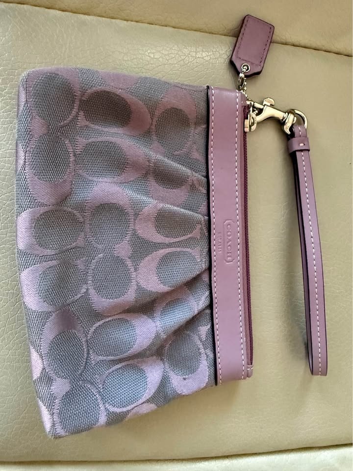 Coach Lavender Grey Signature C Wristlet - photo 2